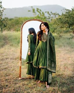 Mawra Hocane feet photo thumbnail