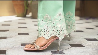 Mawra Hocane feet photo thumbnail