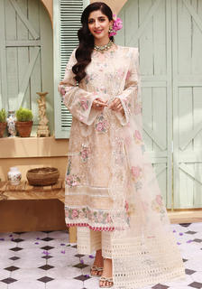 Mawra Hocane feet photo thumbnail