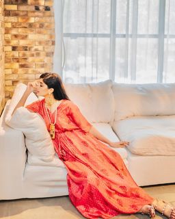 Mawra Hocane feet photo thumbnail