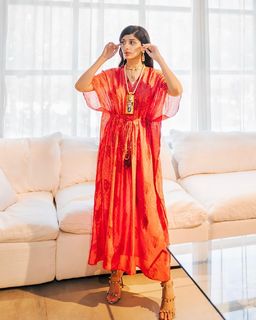 Mawra Hocane feet photo thumbnail