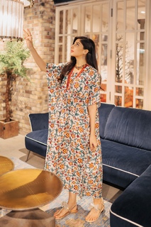 Mawra Hocane feet photo thumbnail