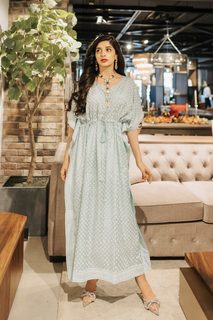 Mawra Hocane feet photo thumbnail