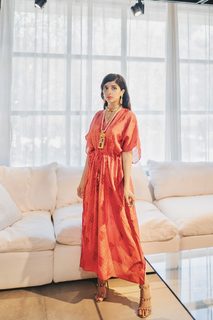 Mawra Hocane feet photo thumbnail