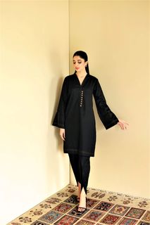 Mawra Hocane feet photo thumbnail