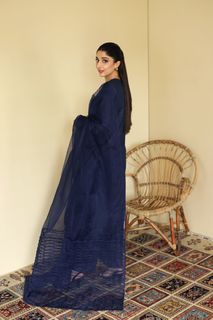 Mawra Hocane feet photo thumbnail