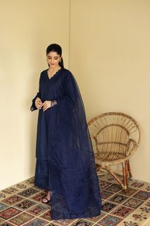 Mawra Hocane feet photo thumbnail