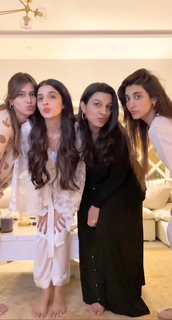 Mawra Hocane feet photo thumbnail