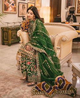 Mawra Hocane feet photo thumbnail