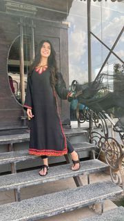 Mawra Hocane feet photo thumbnail