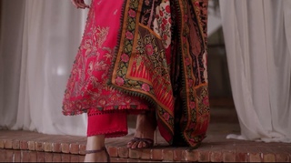 Mawra Hocane feet photo thumbnail