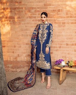 Mawra Hocane feet photo thumbnail