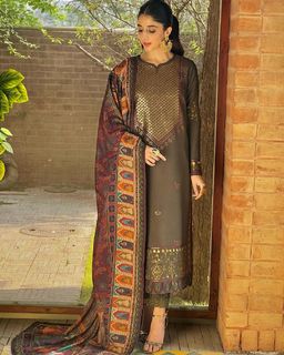 Mawra Hocane feet photo thumbnail