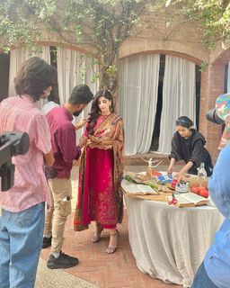 Mawra Hocane feet photo thumbnail