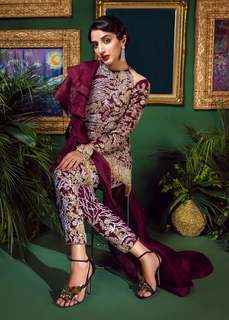 Mawra Hocane feet photo thumbnail