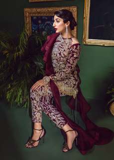 Mawra Hocane feet photo thumbnail