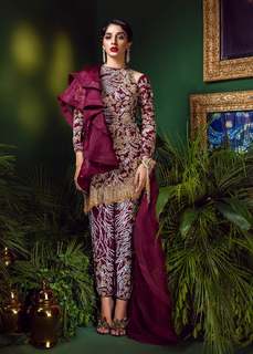 Mawra Hocane feet photo thumbnail