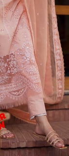 Mawra Hocane feet photo thumbnail