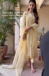 Mawra Hocane feet photo thumbnail