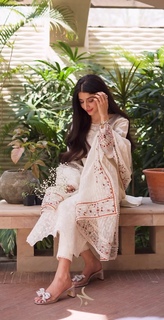 Mawra Hocane feet photo thumbnail
