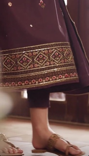 Mawra Hocane feet photo thumbnail