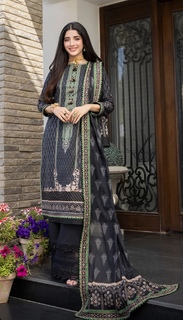 Mawra Hocane feet photo thumbnail