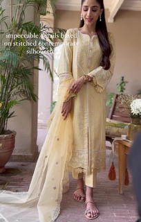 Mawra Hocane feet photo thumbnail