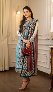 Mawra Hocane feet photo thumbnail