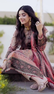 Mawra Hocane feet photo thumbnail