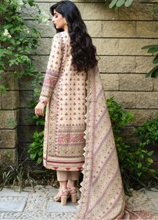 Mawra Hocane feet photo thumbnail