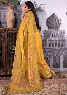 Mawra Hocane feet photo thumbnail