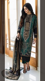 Mawra Hocane feet photo thumbnail