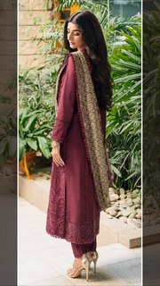 Mawra Hocane feet photo thumbnail