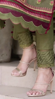 Mawra Hocane feet photo thumbnail