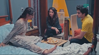 Mawra Hocane feet photo thumbnail