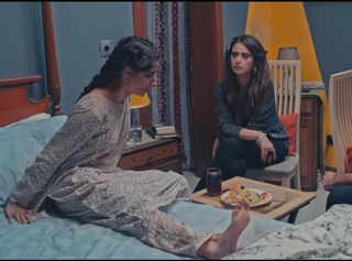 Mawra Hocane feet photo thumbnail