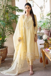 Mawra Hocane feet photo thumbnail