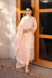 Mawra Hocane feet photo thumbnail