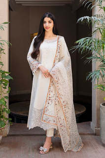 Mawra Hocane feet photo thumbnail