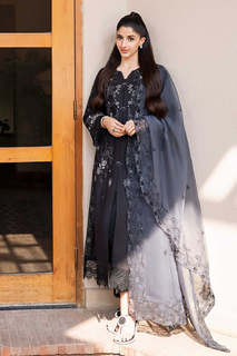 Mawra Hocane feet photo thumbnail