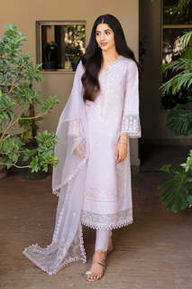 Mawra Hocane feet photo thumbnail