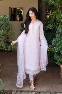 Mawra Hocane feet photo thumbnail