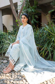 Mawra Hocane feet photo thumbnail