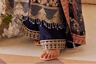 Mawra Hocane feet photo thumbnail