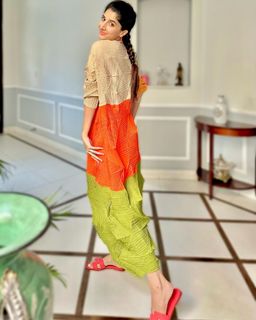 Mawra Hocane feet photo thumbnail