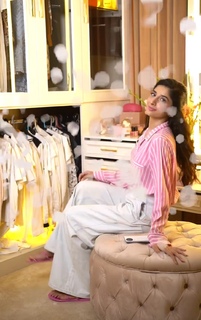 Mawra Hocane feet photo thumbnail