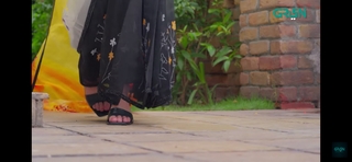 Mawra Hocane feet photo thumbnail