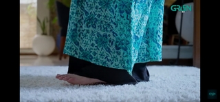 Mawra Hocane feet photo thumbnail