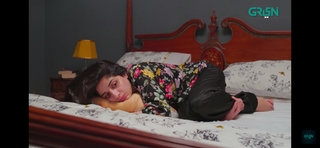 Mawra Hocane feet photo thumbnail