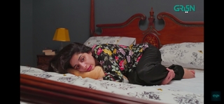 Mawra Hocane feet photo thumbnail